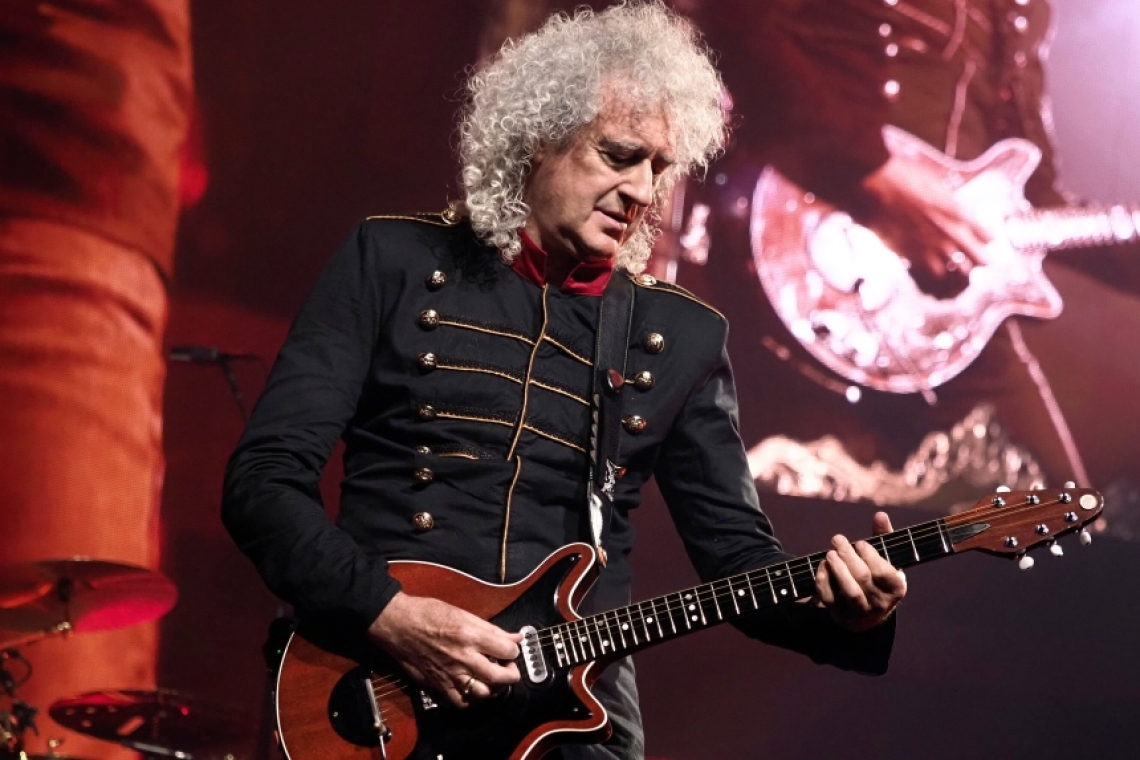 Ο κιθαρίστας των Queen, Brian May, τιμήθηκε με τον τίτλο του «ιππότη»