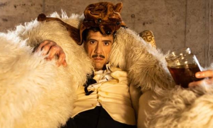 Η Αρκούδα του Άντον Τσέχωφ σε σκηνοθεσία Νίκου Καρδώνη επιστρέφει στο «Αμφιθέατρο»