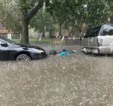 Το απόλυτο χάος στη Νέα Υόρκη - Καταιγίδα μετέτρεψε σε ποτάμια τους δρόμους