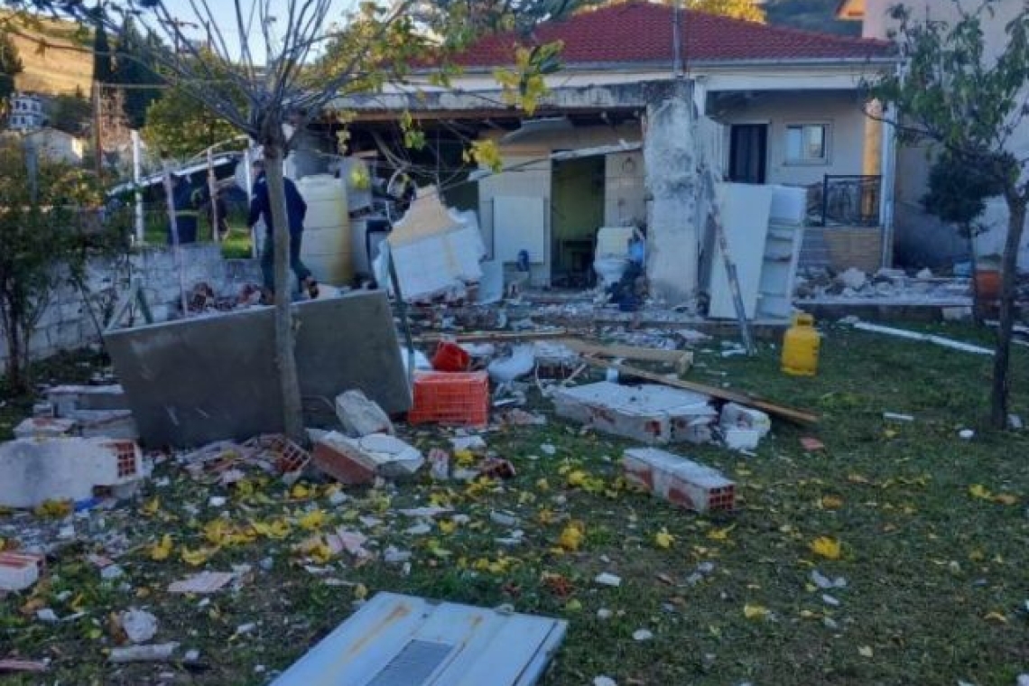 Τρίκαλα | Διαρροή υγραερίου προκάλεσε έκρηξη σε σπίτι - Τραυματίστηκε σοβαρά ένας ηλικιωμένος