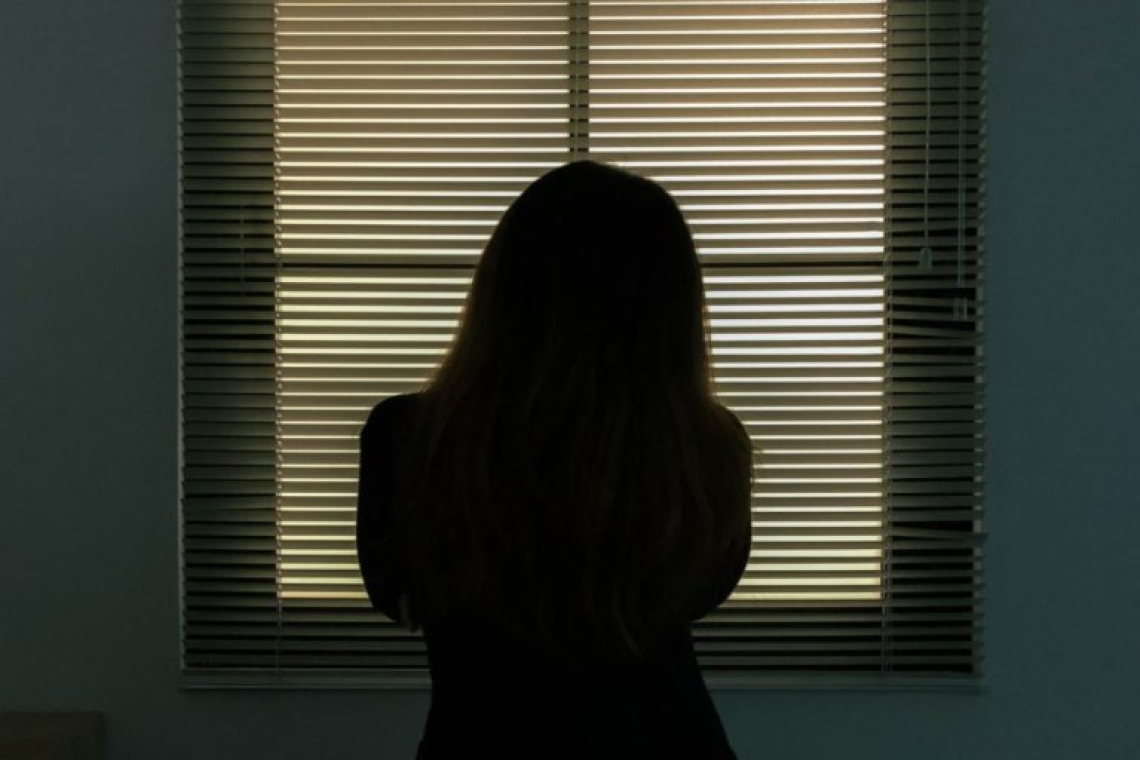 Σοκ στη Θεσσαλονίκη καθώς μια 26χρονη κατήγγειλε τον σύζυγό της για βιασμό