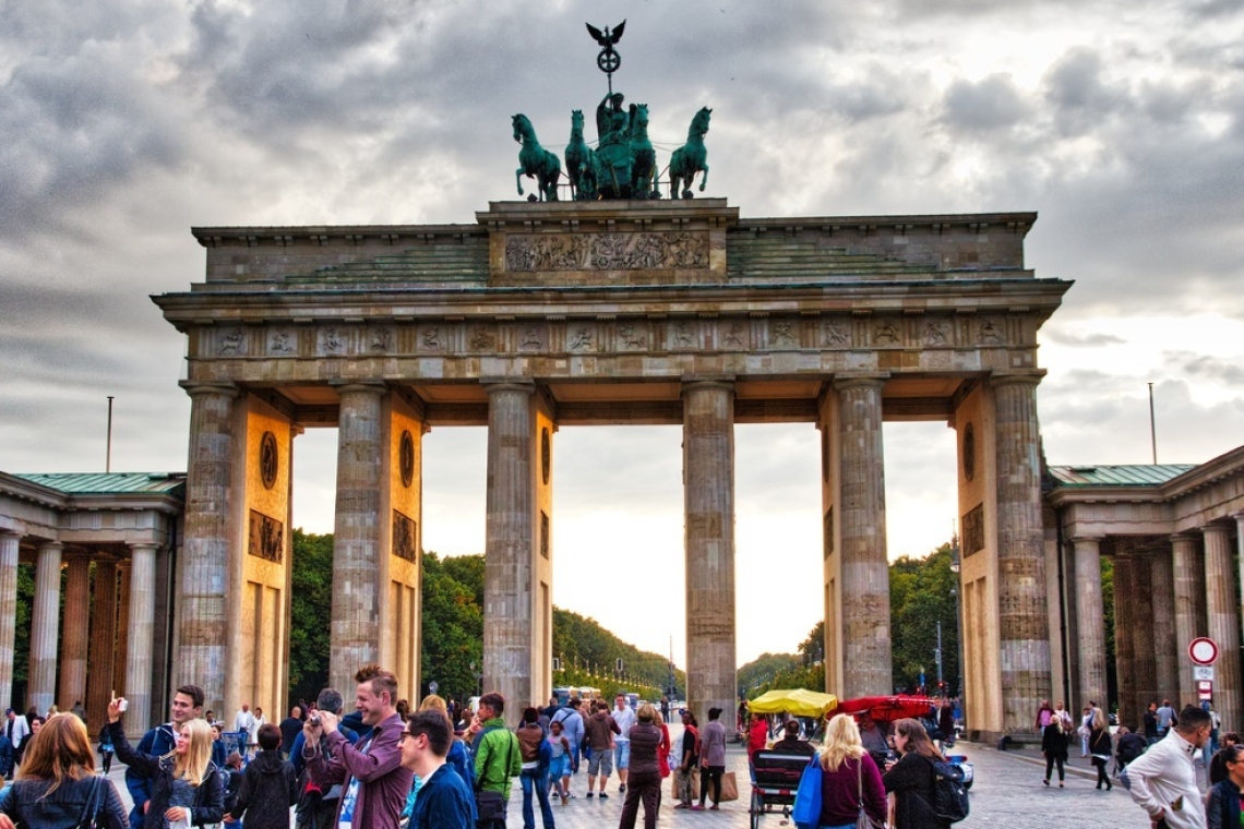 Γερμανία | Η μετανάστευση τροφοδοτεί τον πληθυσμό