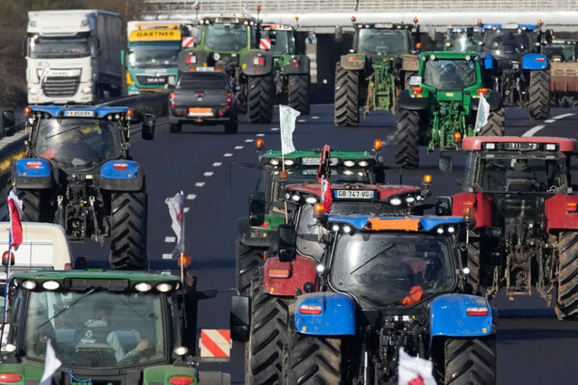Αγρότες σε εξέγερση | Η Γαλλία στα πρόθυρα κρίσης