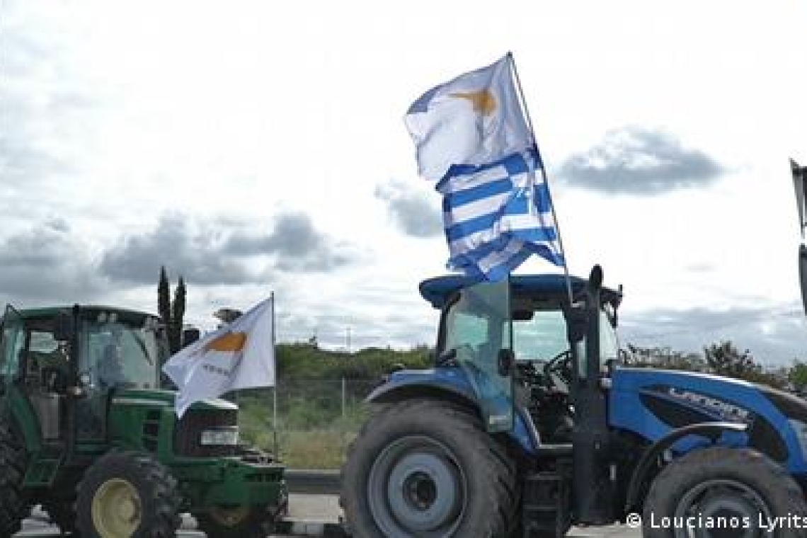 Στους δρόμους οι αγρότες και στην Κύπρο
