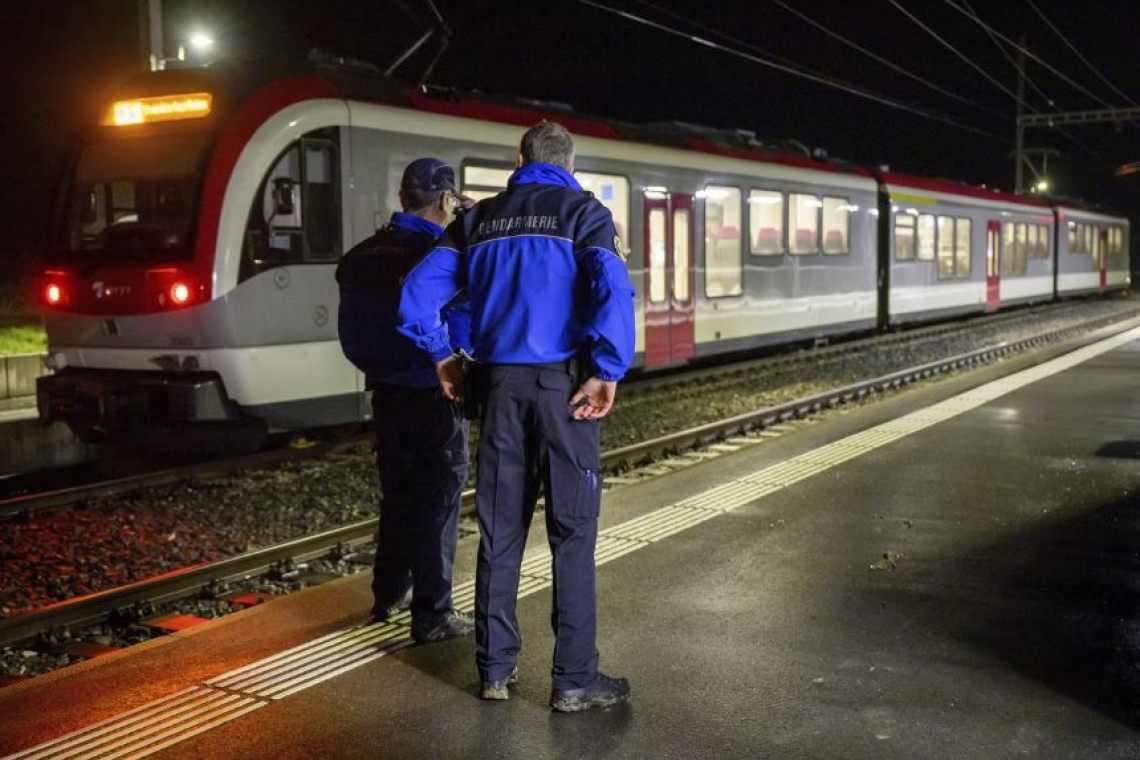 Ομηρία σε τρένο στην Ελβετία | Απελευθερώθηκαν οι όμηροι  - Νεκρός ο δράστης