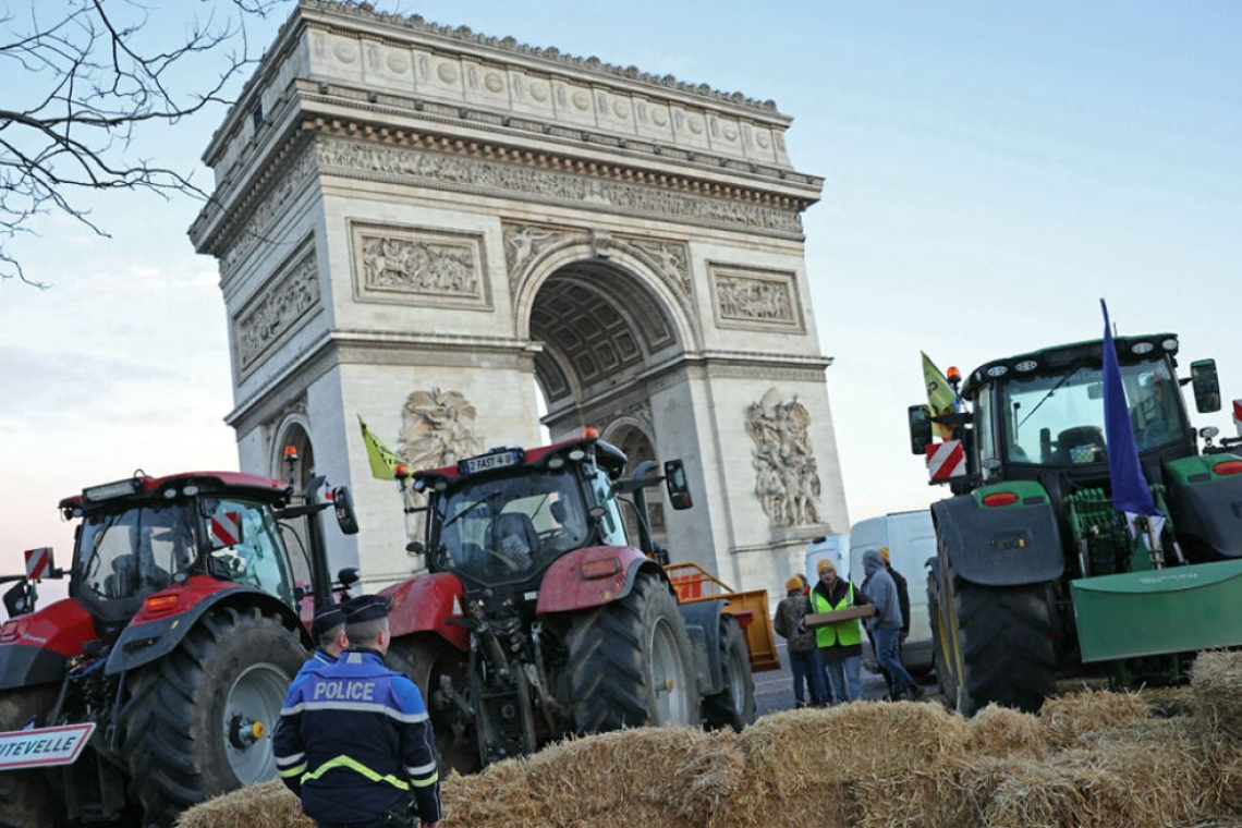 Γαλλία | Αγροτικές κινητοποιήσεις στην Αψίδα του Θριάμβου