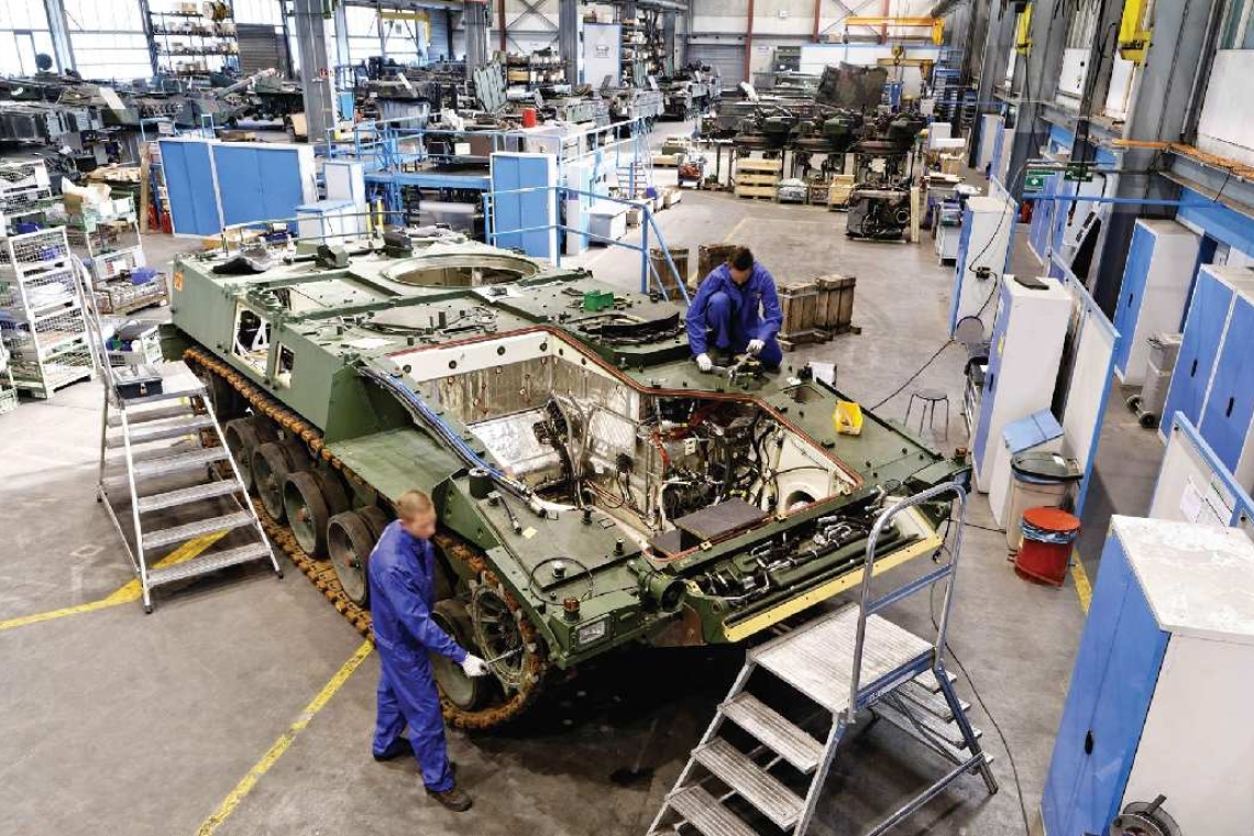 Γαλλικές αμυντικές βιομηχανίες στήνουν γραμμές παραγωγής στρατιωτικού εξοπλισμού στην Ουκρανία