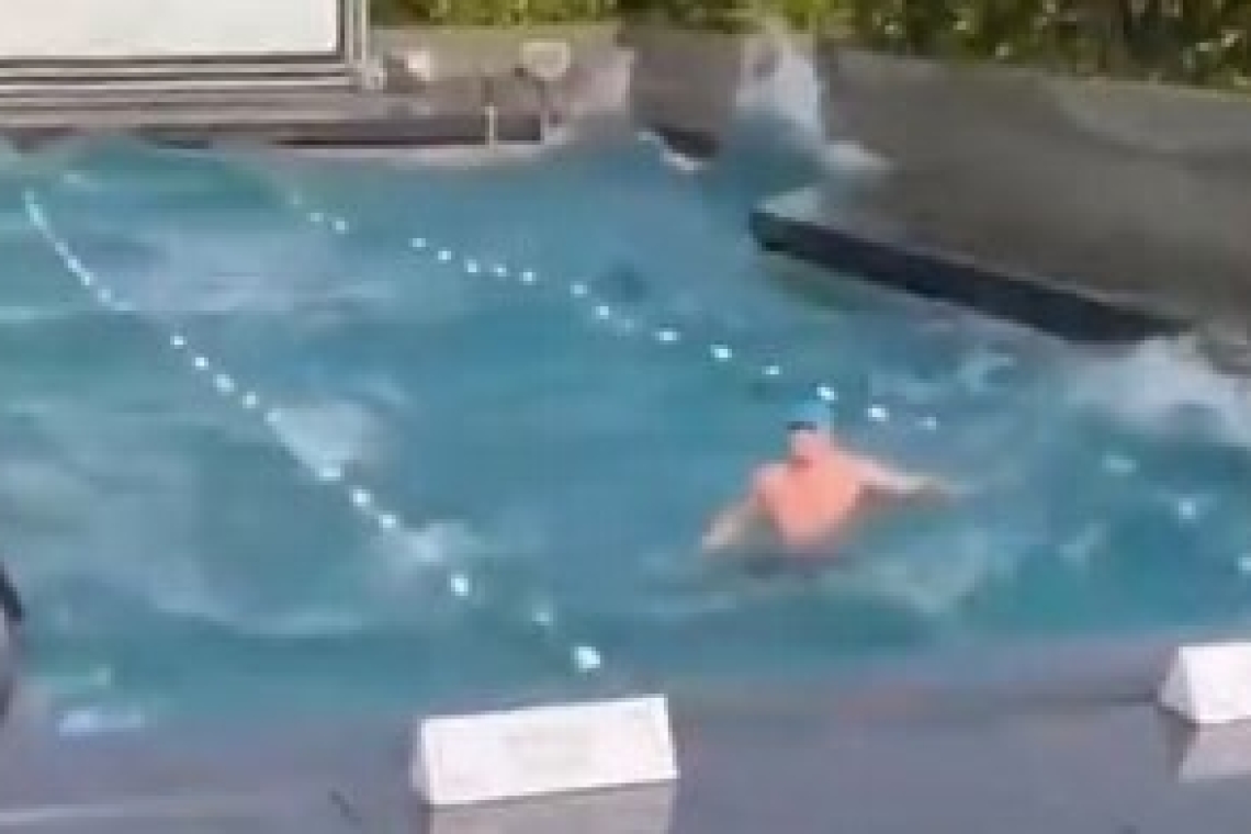 Κολυμβητής στην Ταϊβάν παίζει με τα κύματα σε πισίνα την ώρα του σεισμού - Βίντεο
