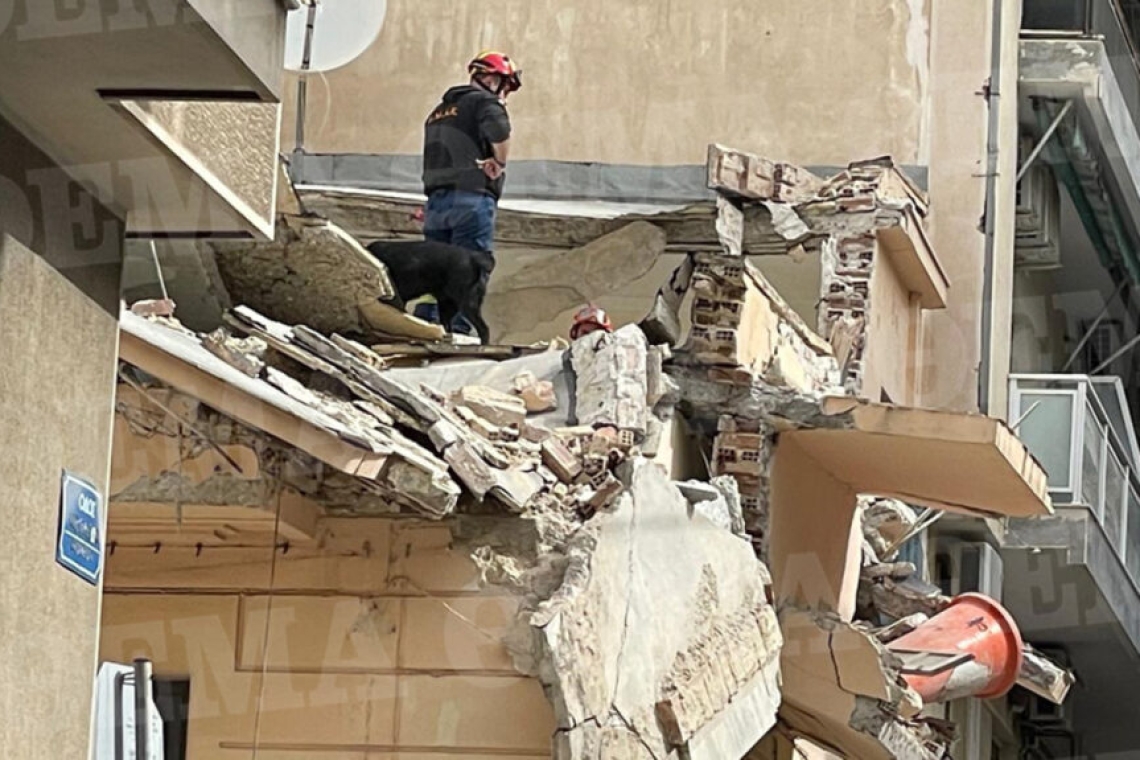 Πειραιάς | Ένας νεκρός και τρεις τραυματίες μετά από κατάρρευση κτιρίου στο Πασαλιμάνι