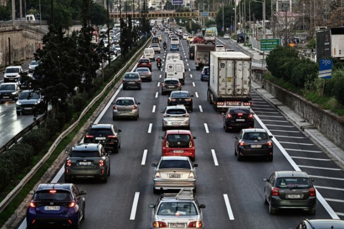 Καραμπόλα τεσσάρων οχημάτων στην Εθνική οδό Αθηνών – Λαμίας 