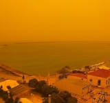 Η Αφρικανική σκόνη σκεπάσε την Πελοπόννησο | Κίτρινος ουρανός και αποπνικτική ατμόσφαιρα