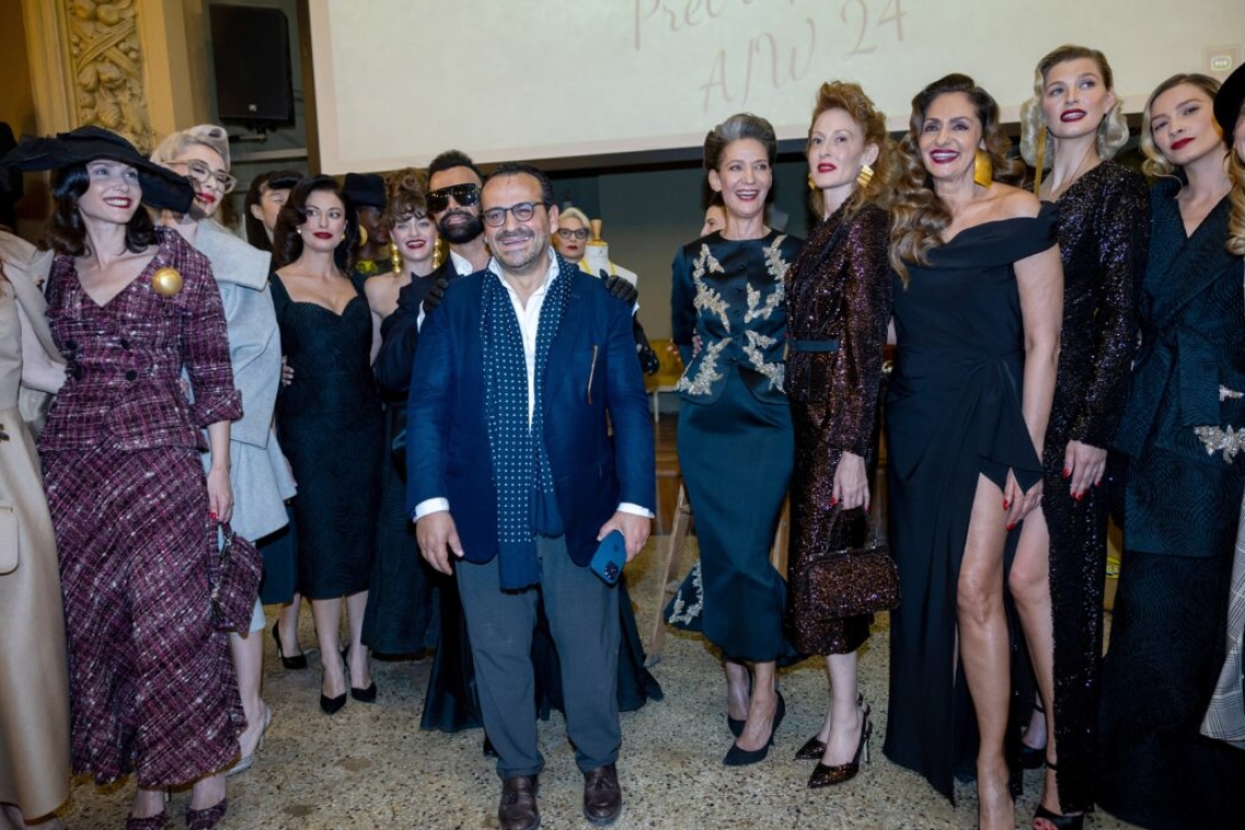 Athens Fashion Week | Οι λαμπερές παρουσίες στο fashion show του Βασίλη Ζούλια