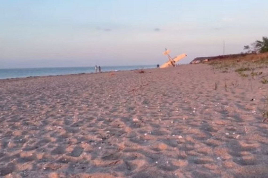 Αεροπλάνο έκανε αναγκαστική προσγείωση σε παραλία του Λονγκ Άιλαντ - Bίντεο 