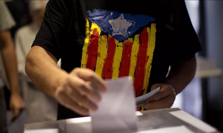 Καταλονία | Νίκη για τους σοσιαλιστές του Σάντσεθ στις περιφερειακές εκλογές