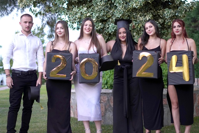 ΓΕΛ Αγίου Στεφάνου 2024 | Λαμπερή και συγκινητική η τελετή αποφοίτησης των μαθητών της Γ' λυκείου