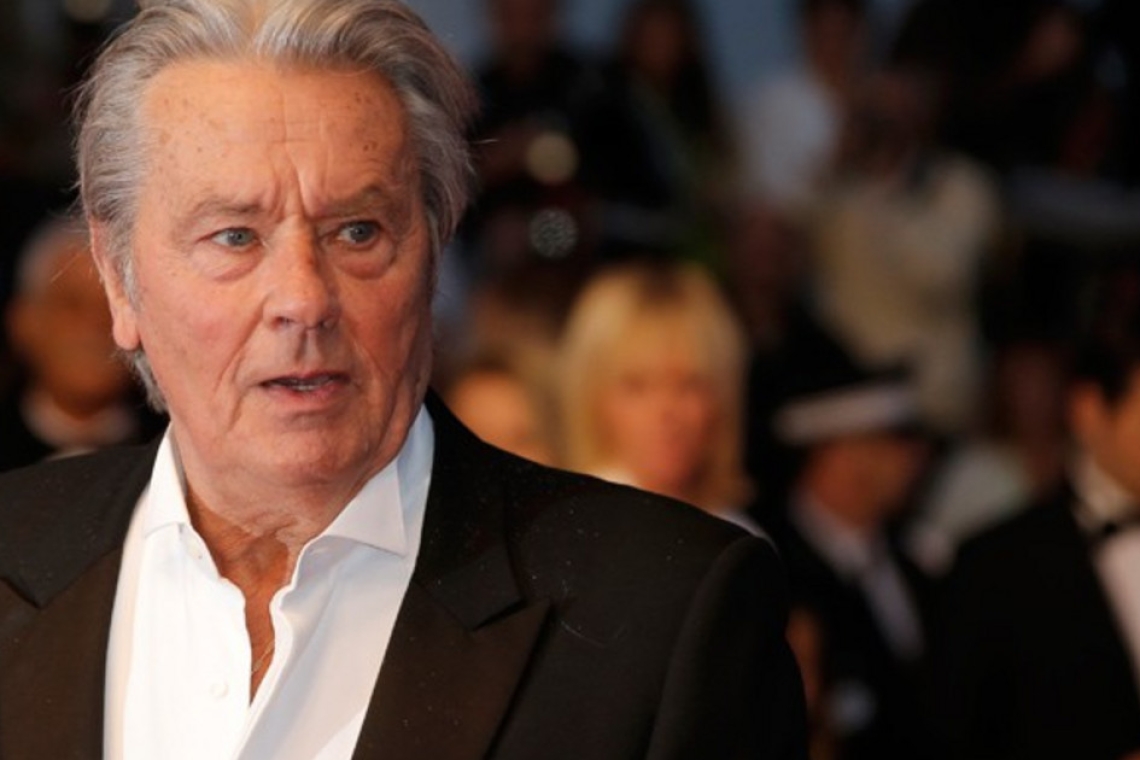 Η οικογένεια του Alain Delon αρνήθηκε την ευθανασία του σκύλου του