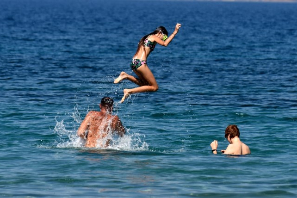 Μετά την κακοκαιρία, έρχεται νέος καύσωνας με υγρασία