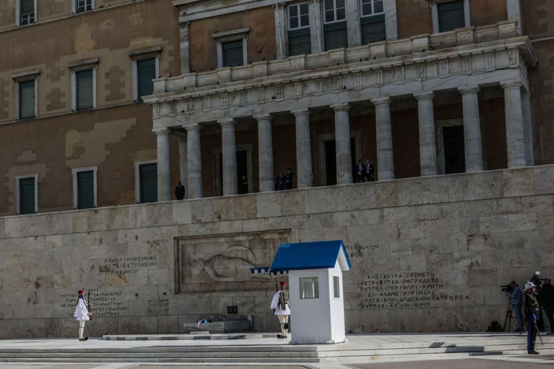 Συναγερμός για παρατημένο σάκο στον Άγνωστο Στρατιώτη