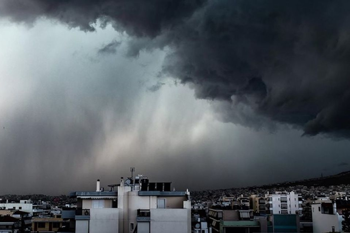 Έκτακτο δελτίο: Καταιγίδες, χαλάζι και θυελλώδεις άνεμοι σε διάφορες περιοχές