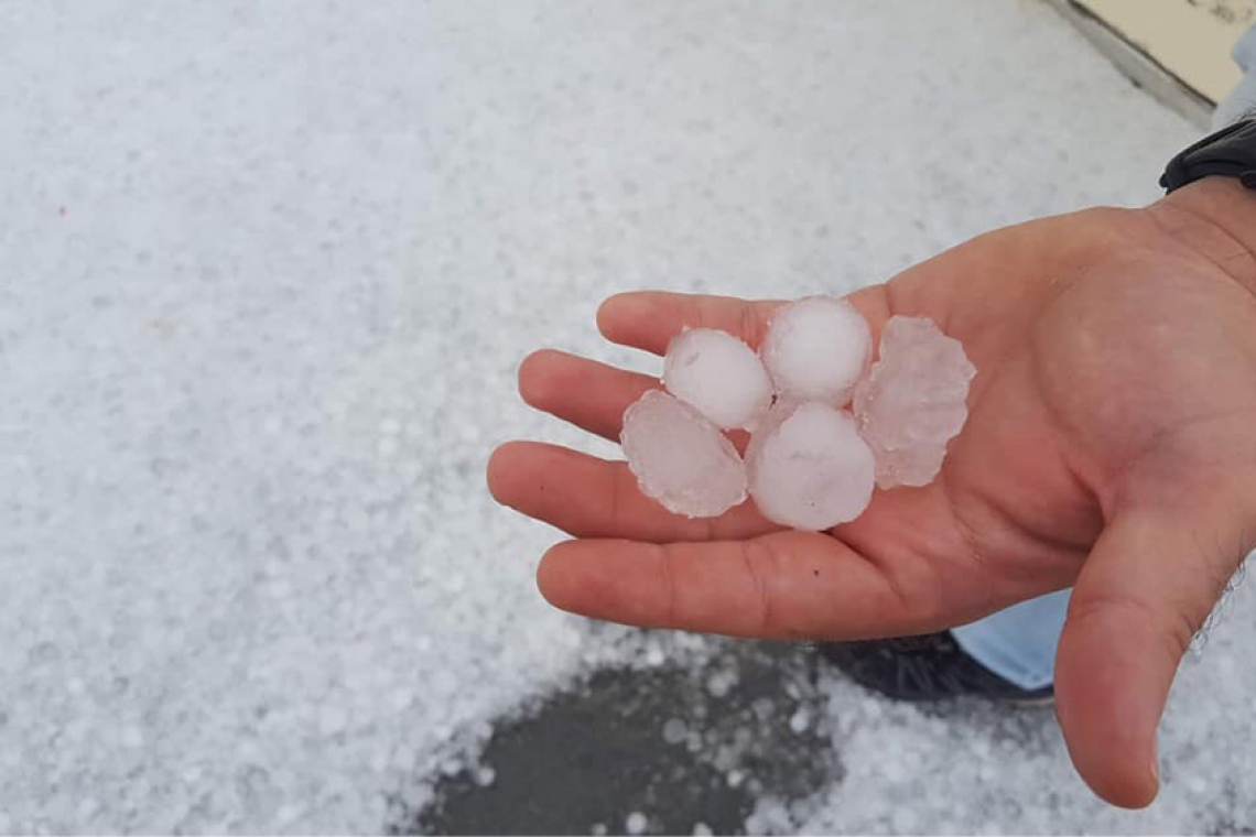 Δυνατές βροχές και χαλαζόπτωση στα Χανιά