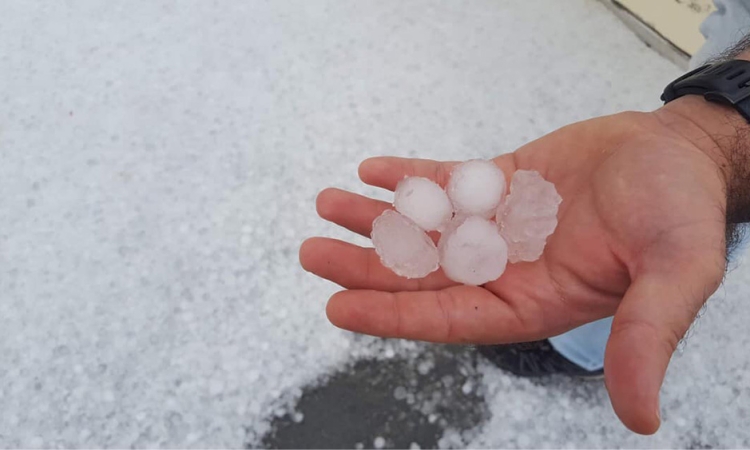 Δυνατές βροχές και χαλαζόπτωση στα Χανιά