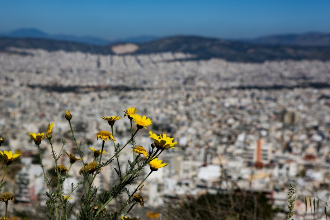 Καλοκαιρινή ζέστη στο φθινόπωρο: Που θα φτάσει η θερμοκρασία σήμερα