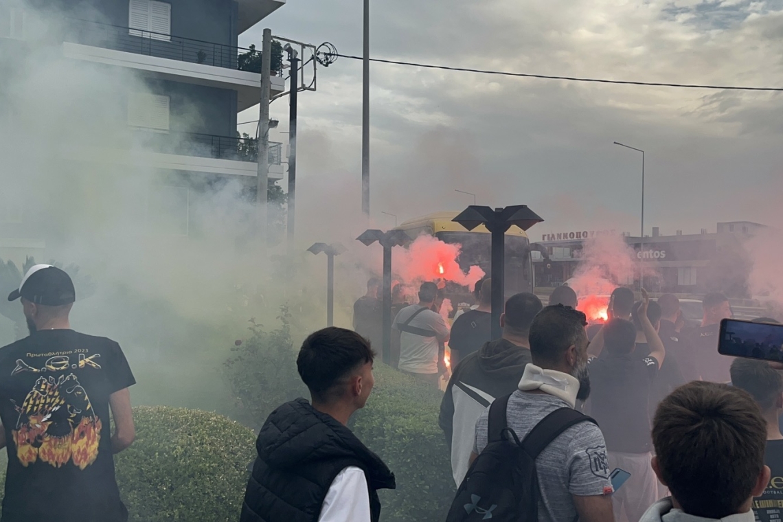 Εντυπωσιακή υποδοχή της ΑΕΚ στο Αγρίνιο