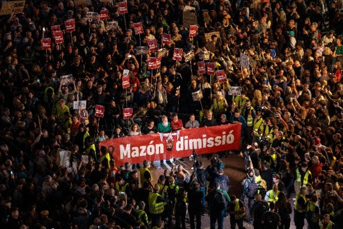 Χιλιάδες Ισπανοί διαμαρτύρονται για τη διαχείριση της κακοκαιρίας Dana