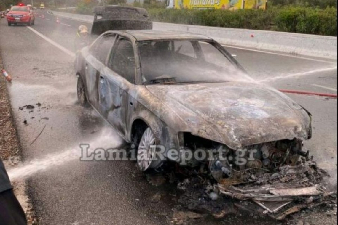 Φωτιά σε αυτοκίνητο εν κινήσει στη Φθιώτιδα με έκρηξη λόγω αερίου