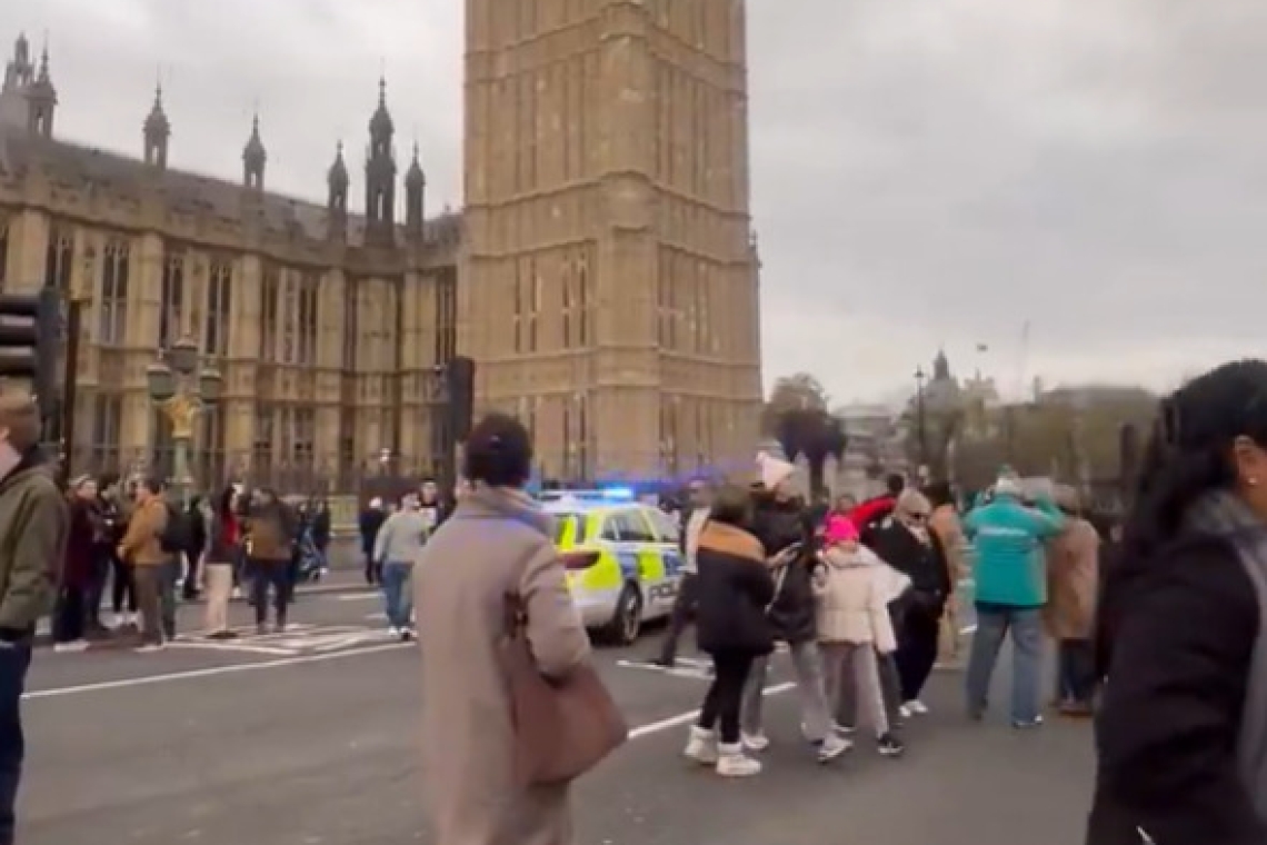 Μαχαίρωμα στη γέφυρα Westminster του Λονδίνου: Ένας άνδρας σε κρίσιμη κατάσταση