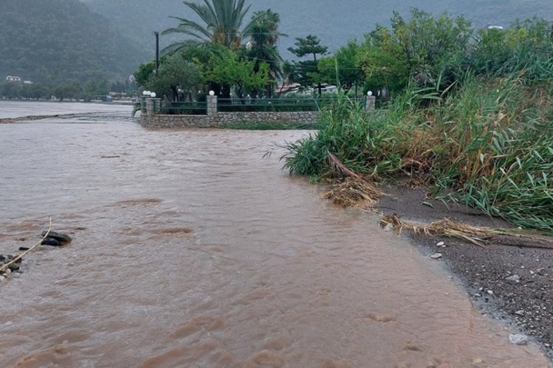 Κακοκαιρία στη Θεσσαλία: Σε επιφυλακή λόγω μεγάλων ποσοτήτων νερού