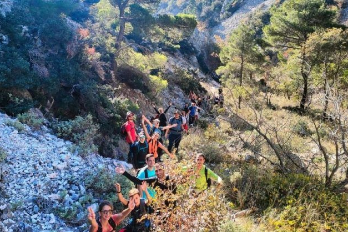 Τραυματισμός 50χρονης σε πεζοπορία στην Πάρνηθα: Μεταφέρθηκε με ασθενοφόρο