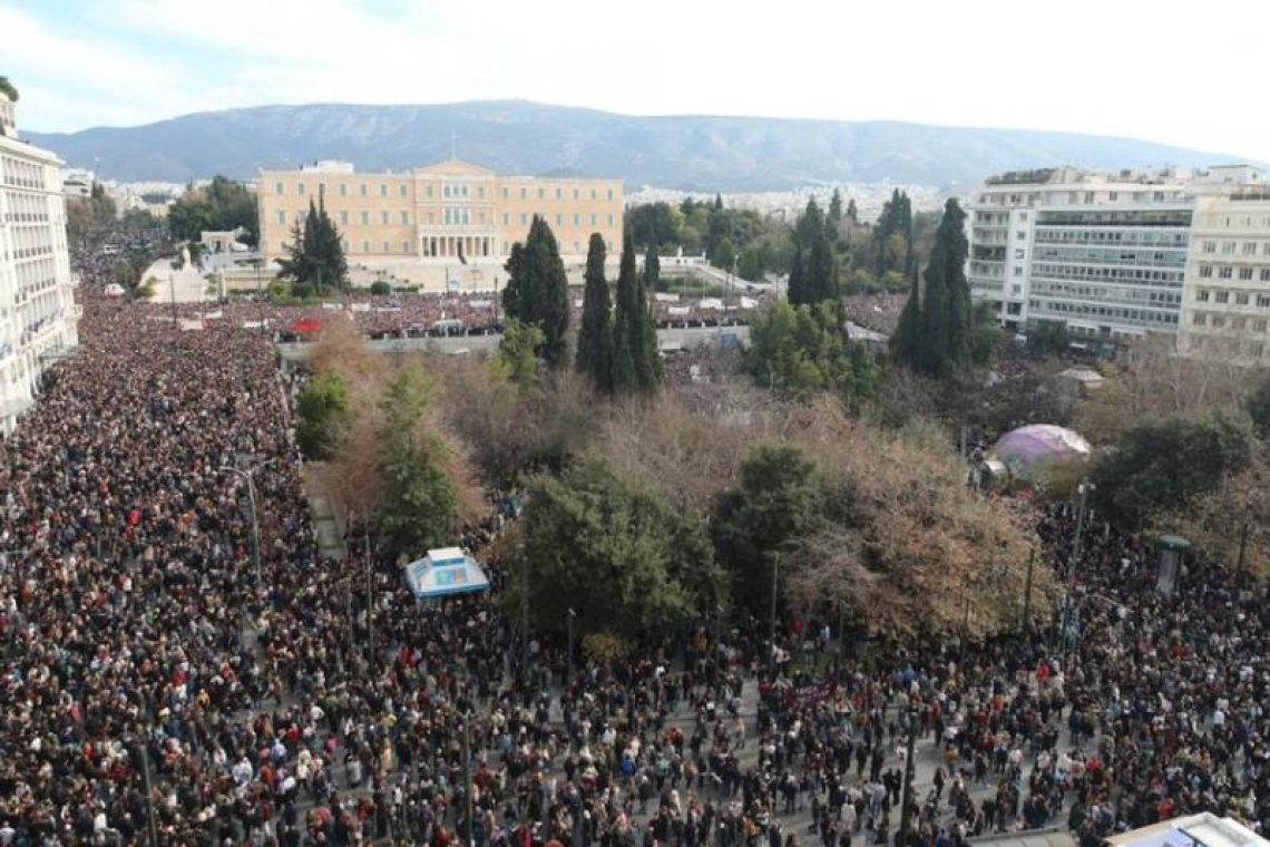 ΠΑΣΟΚ: &quot;Ως πότε θα παραδίδονται οι συγκεντρώσεις των πολιτών στο έλεος των κουκουλοφόρων;&quot;