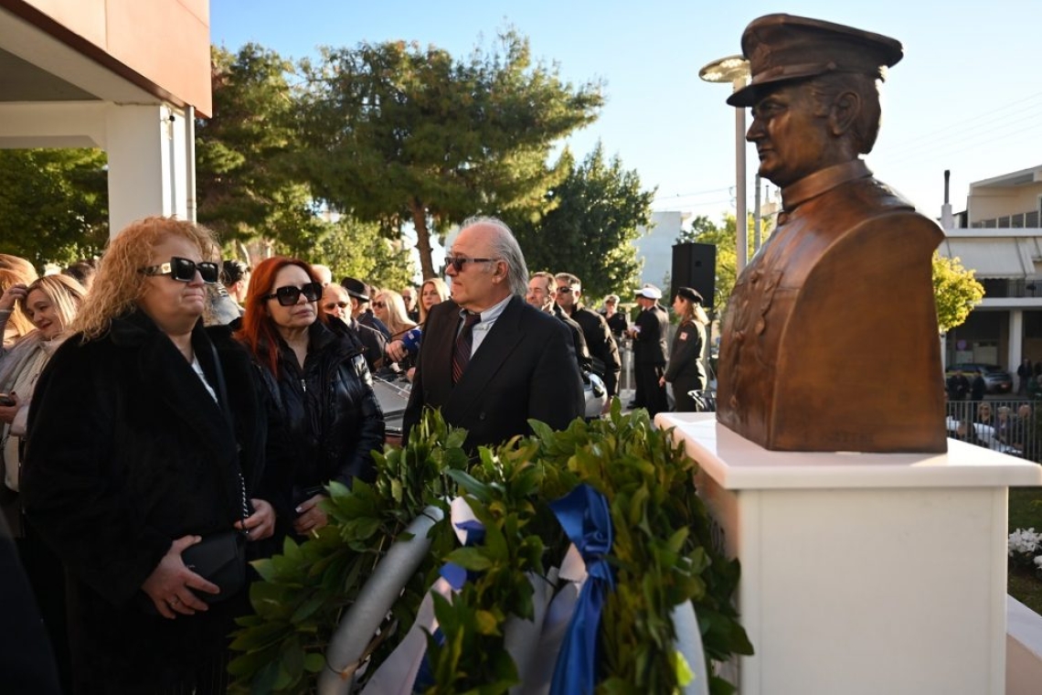 Αποκαλυπτήρια προτομής του πλοιάρχου Έκτορα Γιαλοψού παρουσία Δένδια στα Ίμια