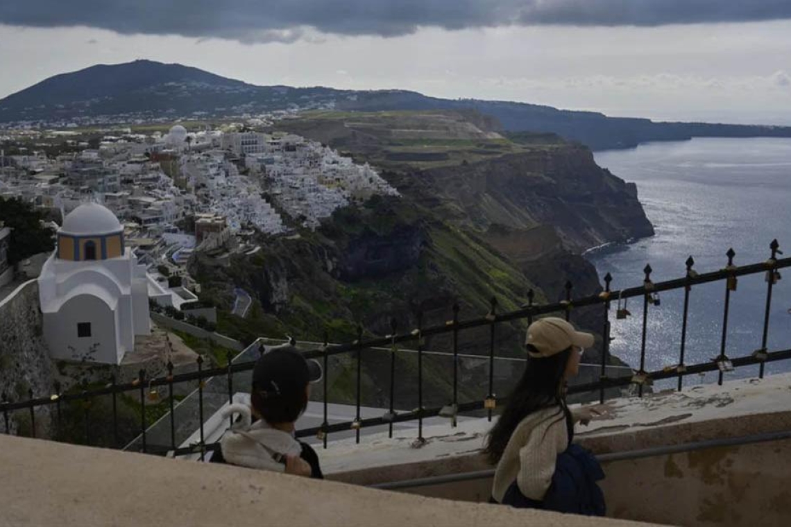 Σεισμική δραστηριότητα Σαντορίνης: Απόψεις ειδικών και επιπτώσεις στις κατασκευές