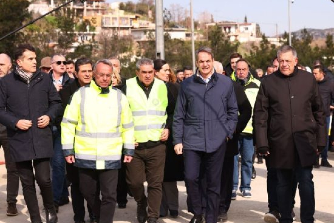 https://www.enikos.gr/wp-content/uploads/2025/02/Mitsotakis-Thessaloniki-1-607x412.jpg