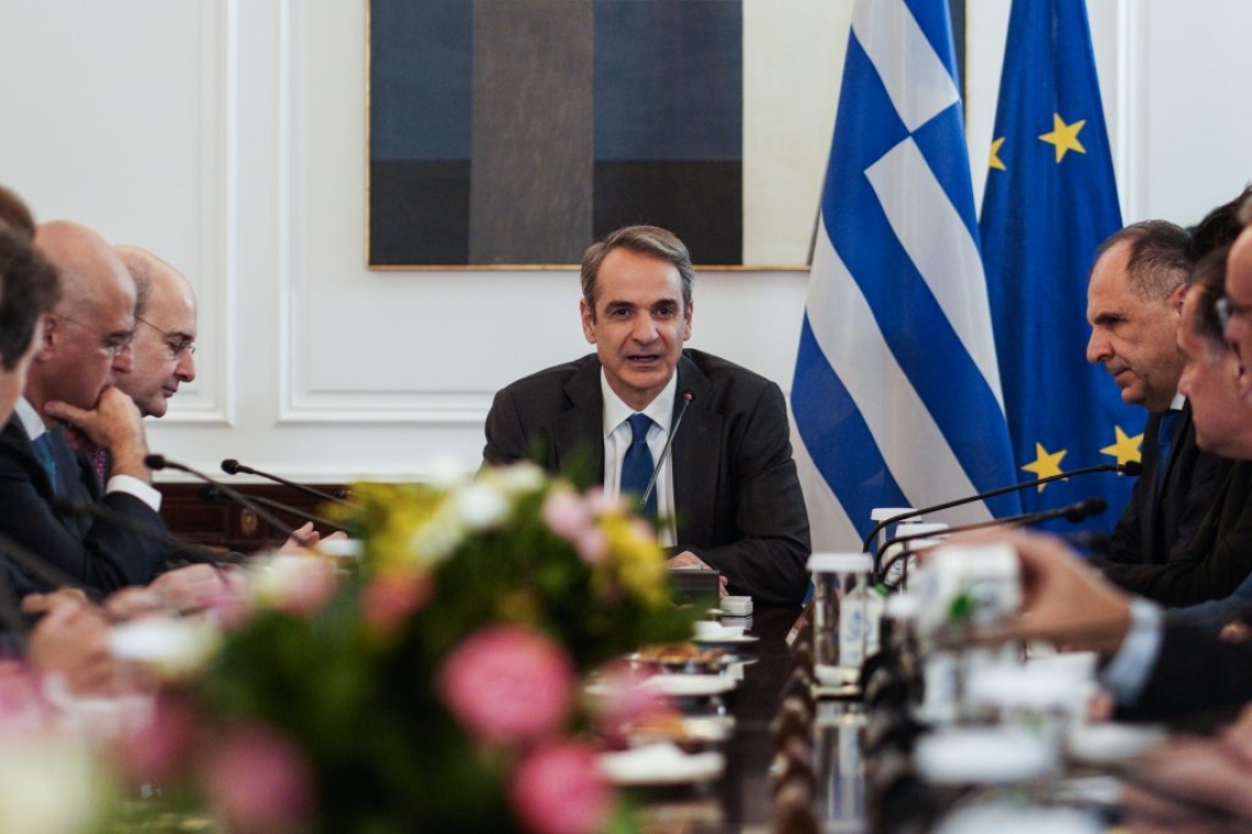 https://www.enikos.gr/wp-content/uploads/2024/12/mitsotakis-ypourgiko-598x412.jpg