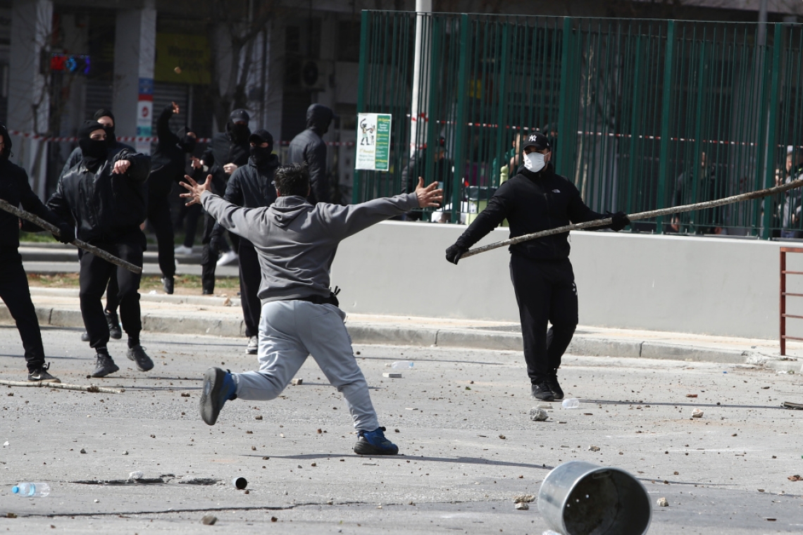 Κακουργηματική δίωξη σε 14χρονο για μολότοφ στη Θεσσαλονίκη