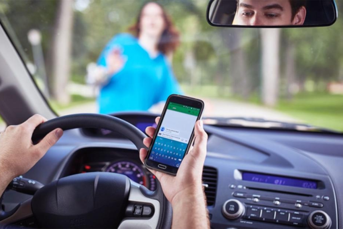 https://www.enikos.gr/wp-content/uploads/2024/09/businesswoman-driving-her-car-city_23-2148766996.jpg