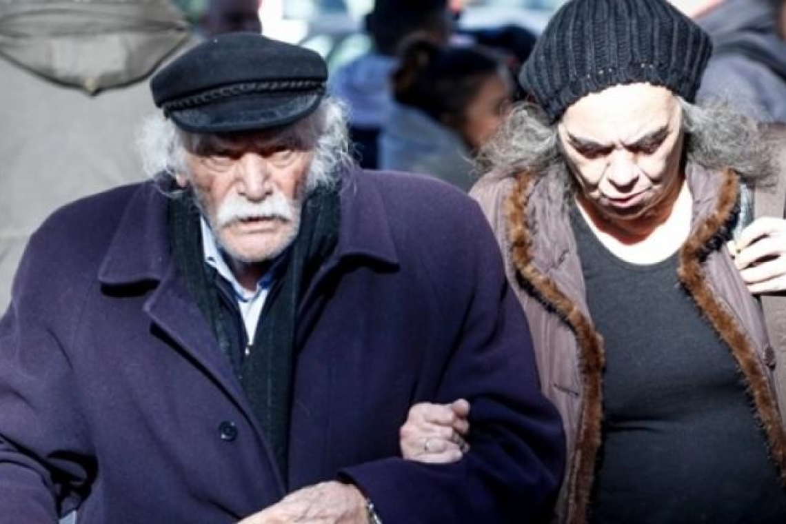 https://www.parapolitika.gr/images/640x360/jpg/files/2025-03-29/glezos-argyropoulou-thanatos.jpg