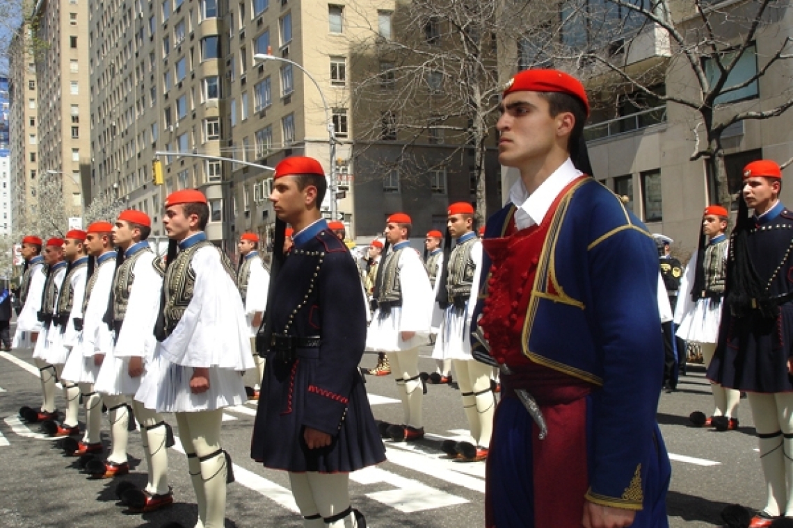https://www.parapolitika.gr/images/640x360/jpg/files/2025-03-28/nea-yorki-panomogeneiaki-sygkentrosi.jpg