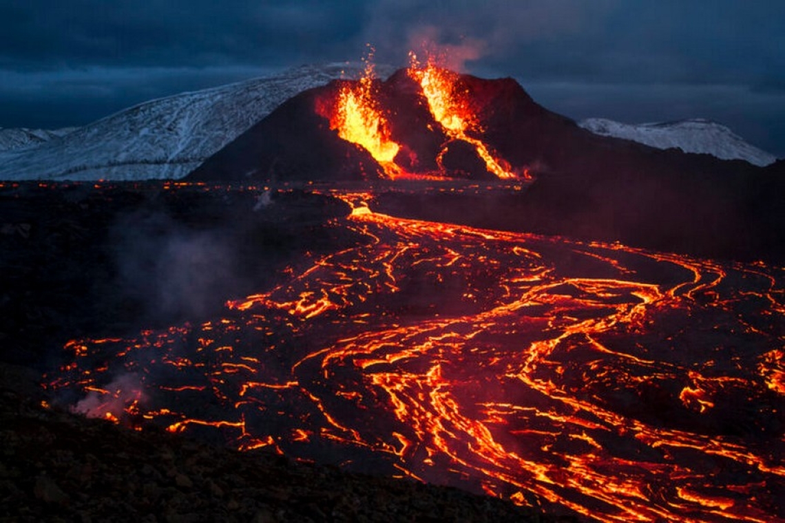 https://www.enikos.gr/wp-content/uploads/2025/04/hfaisteio-islandia.jpg