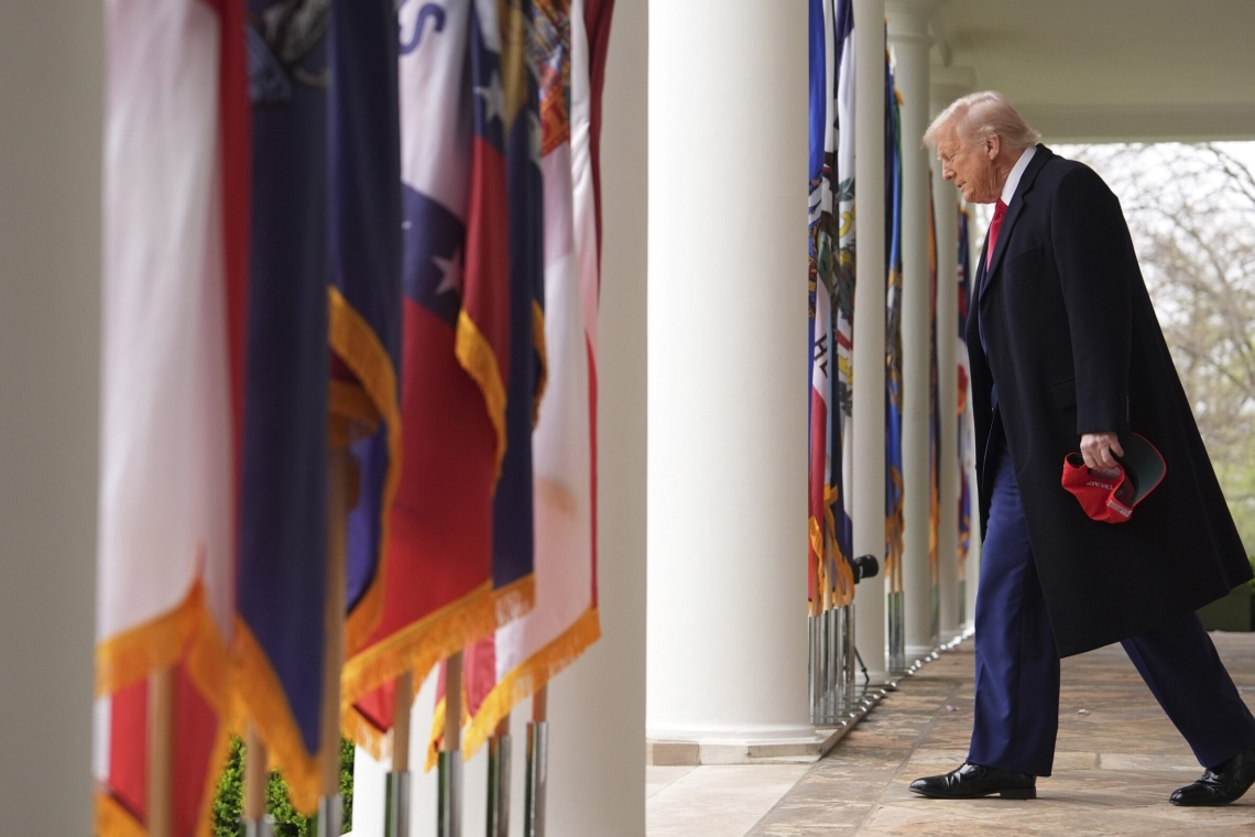 Economist: Η οικονομική αποτυχία του Τραμπ και οι σύγχρονες επιπτώσεις