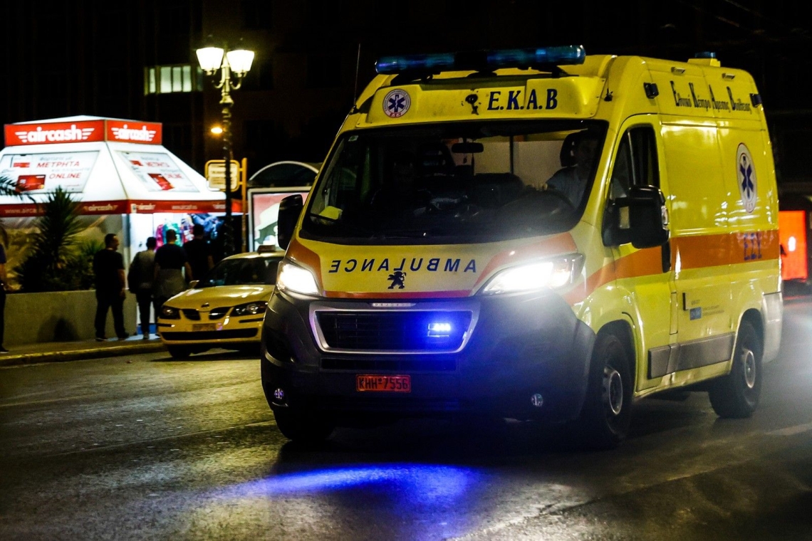 https://www.parapolitika.gr/images/640x360/jpg/files/2025-04-04/leoforos-vouliagmenis-troxaio-parasirsi-18xronou-meth-nosokomio.jpg