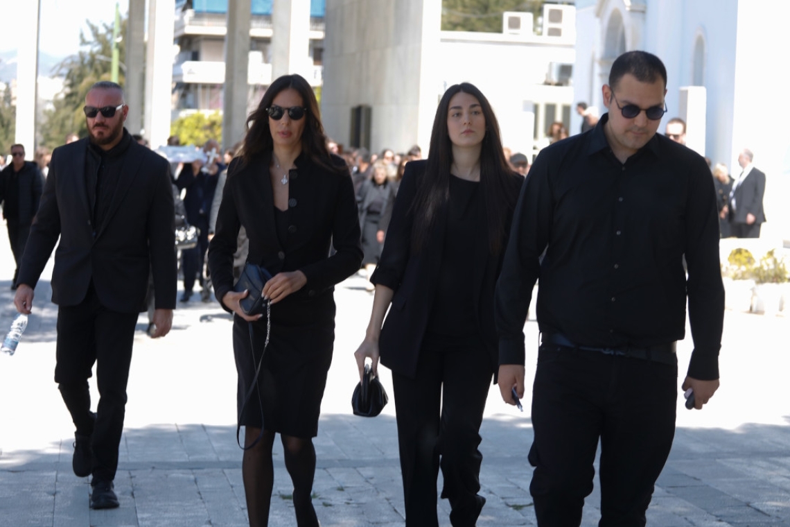 https://img.cnngreece.gr/img/1290/max/80/2025/04/06/859dd974-KOUGIASKENTRIKO.jpg?t=umcXYSq-Hd33py88BiowdQ