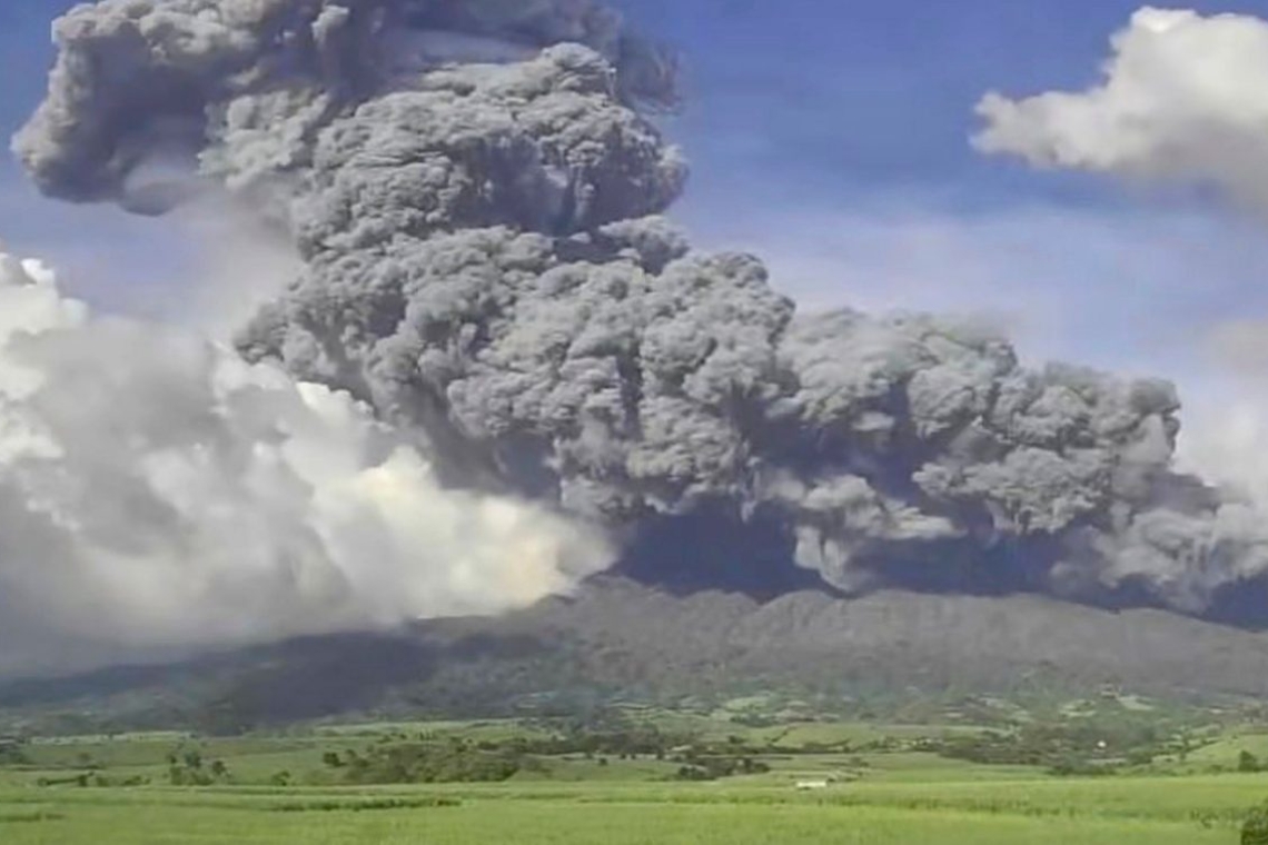 Ηφαίστειο Κανλάον: Έκρηξη στο νησί Νέγκρος στις Φιλιππίνες