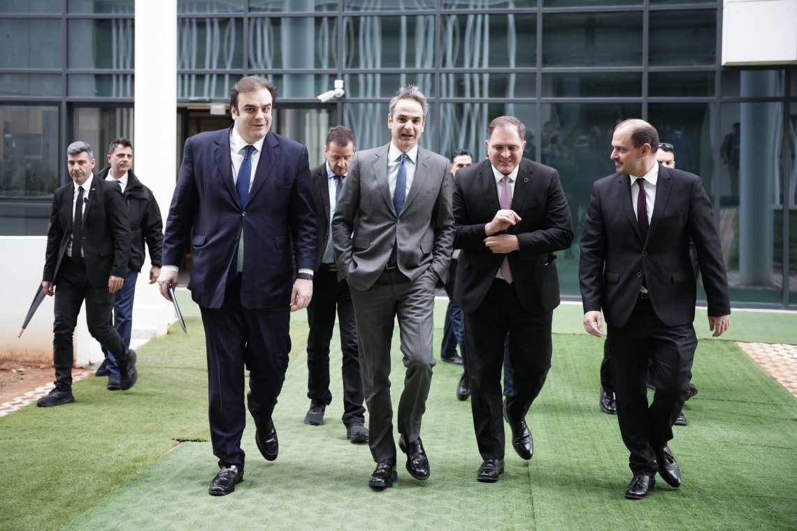 https://www.enikos.gr/wp-content/uploads/2025/04/Mitsotakis-AADE-618x412.jpg