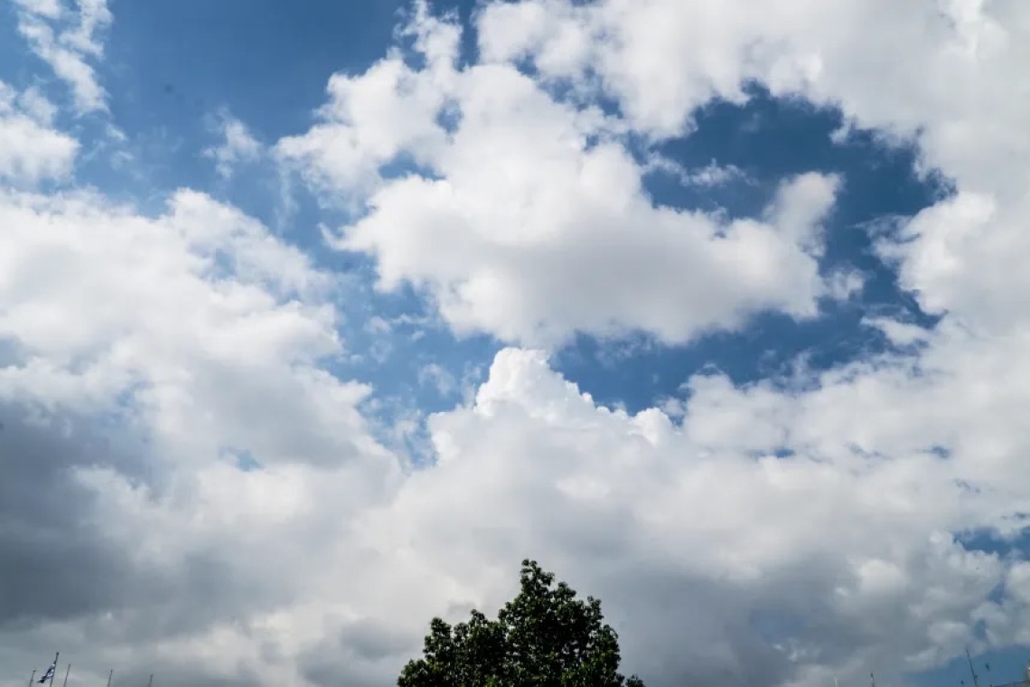 https://www.in.gr/wp-content/uploads/2025/04/EV_GK_090218_SYNNEFIA0-620x350.jpg