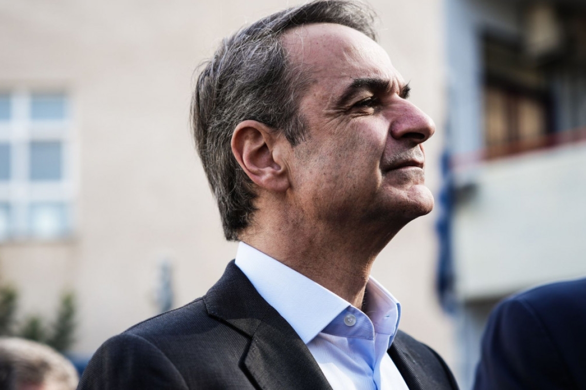 https://www.iefimerida.gr/sites/default/files/styles/medium_article_image/public/2025-05/mitsotakis-xamegelaei.jpg?itok=t_KVktTJ