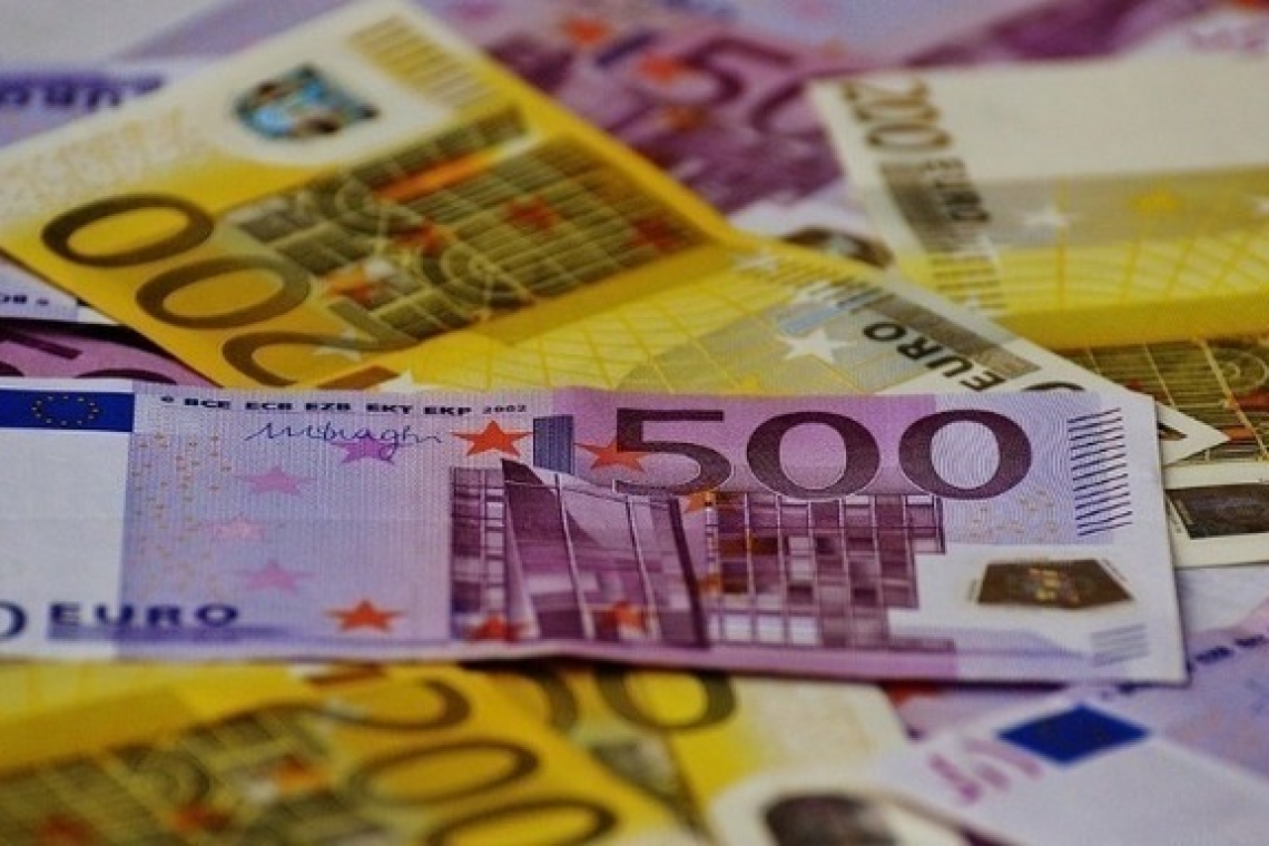 https://www.iefimerida.gr/sites/default/files/styles/medium_article_image/public/2025-05/tria-mpol-me-dimitriaka.jpeg?itok=LPCzFe9P
